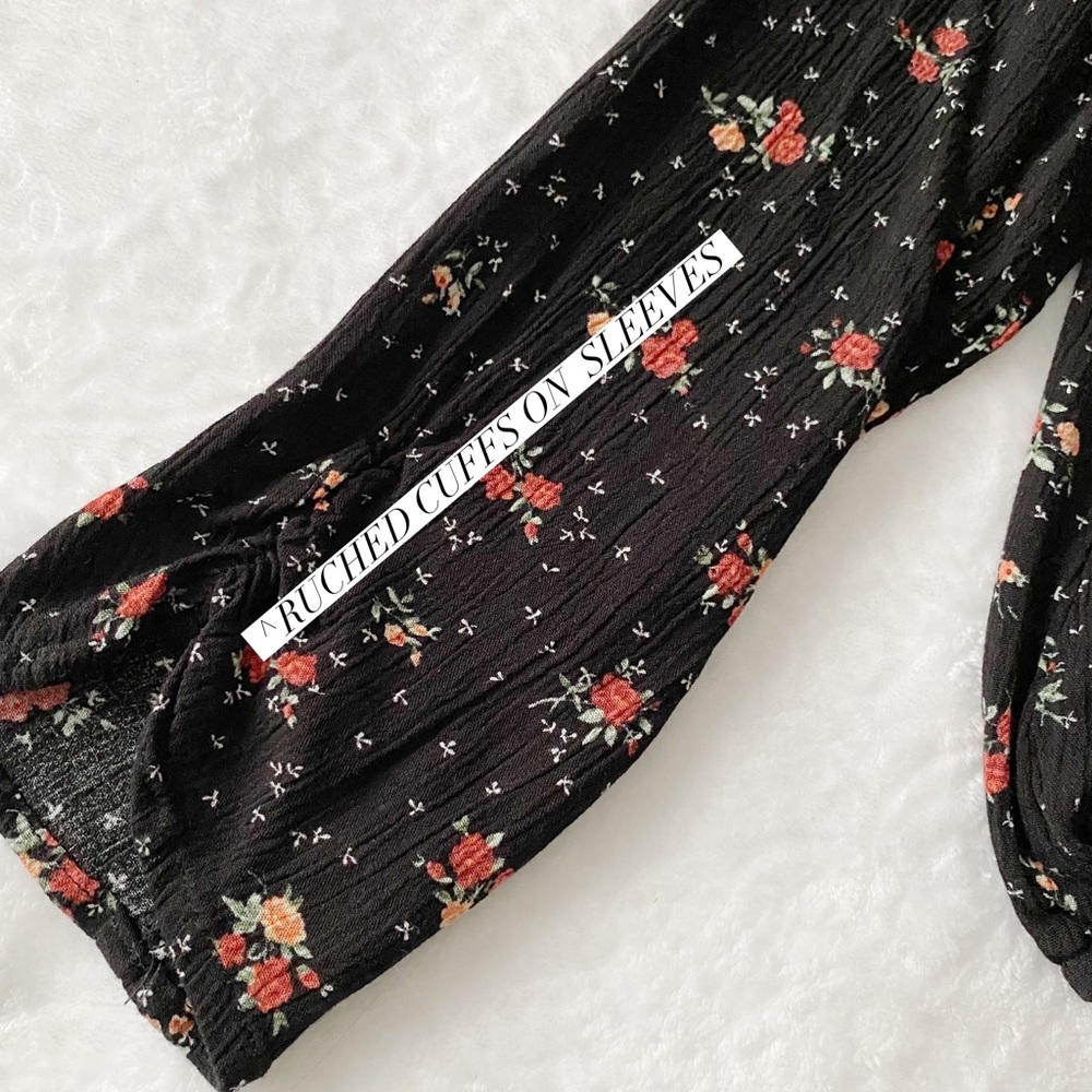 Floral Button Down Cropped Top - Picture 4 of 10